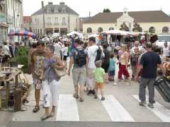 photo de Vide-greniers, brocante, braderie commerciale