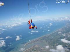 picture of Bapteme de parachutisme sur l'aérodrome de Lessay