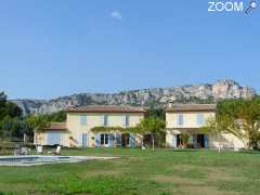 photo de La Bastide des Grandes Terres - Gîte avec piscine et SPA privé dans le Luberon