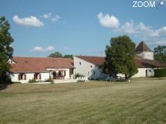 Foto Vacances en gîtes 4 * avec piscines privées,sauna en vallée du Lot..