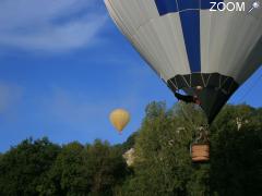 фотография de Ballon Bleu Horizon: La Montgolfière Passionnément