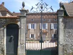 фотография de Le Gîte Petitjean | Louez une maison de charme en Bourgogne.<div style='text-align:center;background: #38302B;display:block;float:left;padding:5px;'> <span style="font-family: Arial, Helvetica, sans-serif;font-size: 11px;color: #FFF;text-decoration:none;"