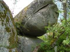 photo de LES ROCHES BRANLANTES D'ORCIVAL et de GELLES