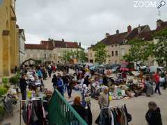 photo de Vide-greniers, brocante, braderie commerciale