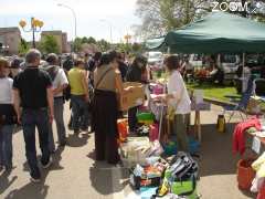 photo de Marché aux Fleurs et Vide Grenier Géant