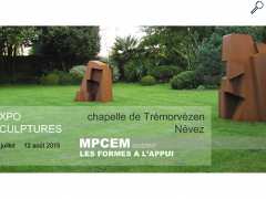 фотография de expo sculptures de l'artiste sculpteur MPCEM à la chapelle de Trémorvézen de Névez