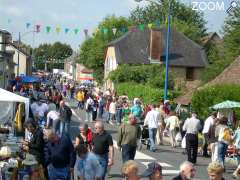 Foto MEUZAC  16 AOUT GRANDE BROCANTE DE LA ST ROCH